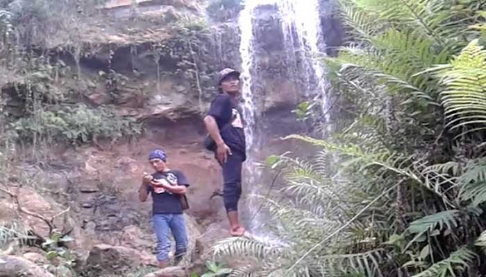 Air Terjun Tuwiwiyan