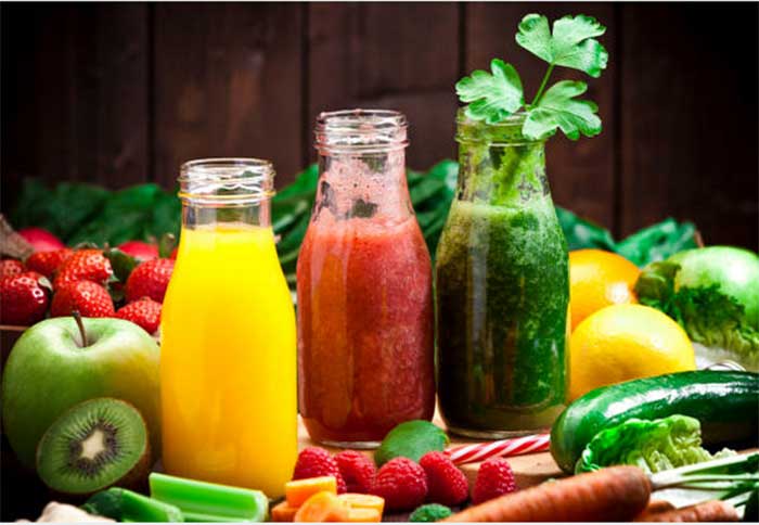 Kombinasi jus buah dan sayur.