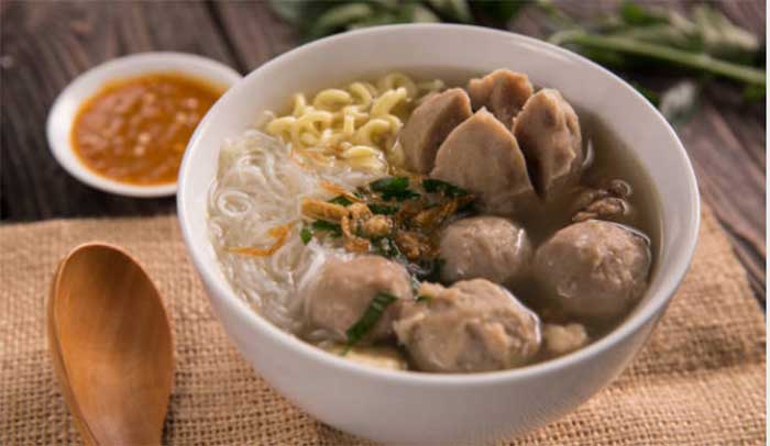 Ada beberapa kedai bakso recomended di dekat kota tuban.