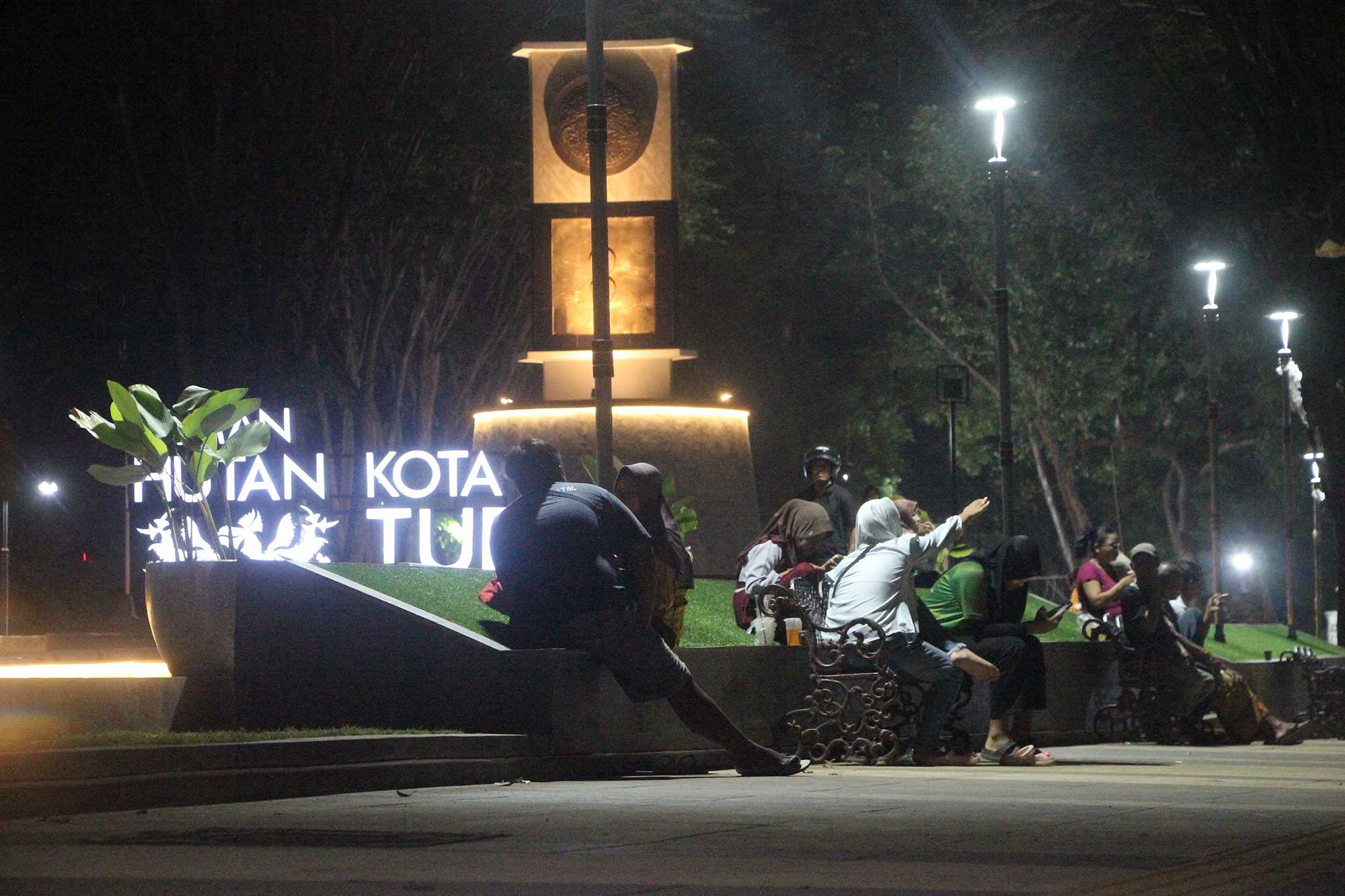 Taman Hutan Kota Tuban Abhipraya, tempat rekreasi yang lagi hits di Tuban saat ini.