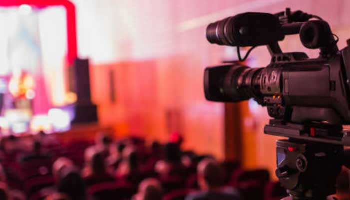 Ada sejumlah film yang mengandalkan visual yang tak kalah canggih dan spektakuler selain Avatar.
