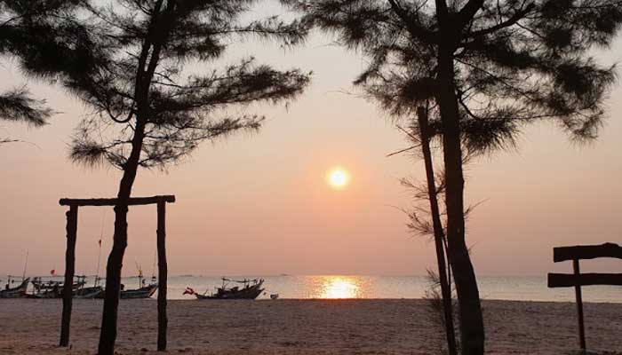 Pantai Panduri Tuban.