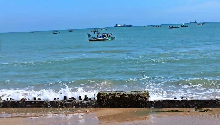 Pantai Surindah Tuban.