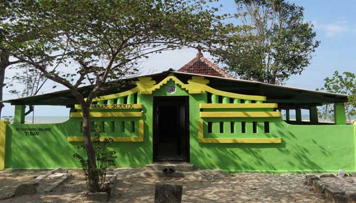 Makam Raden Gagar Manik di Tuban.