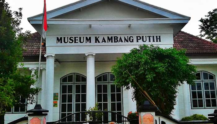 Museum Kambang Putih Tuban.