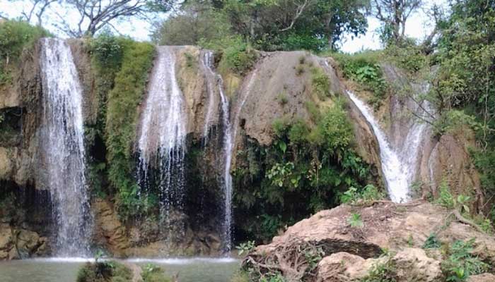 Air Terjun Gajahan yang berlokasi di Desa Ngulanan, Kecamatan Tambakboyo, Kabupaten Tuban.