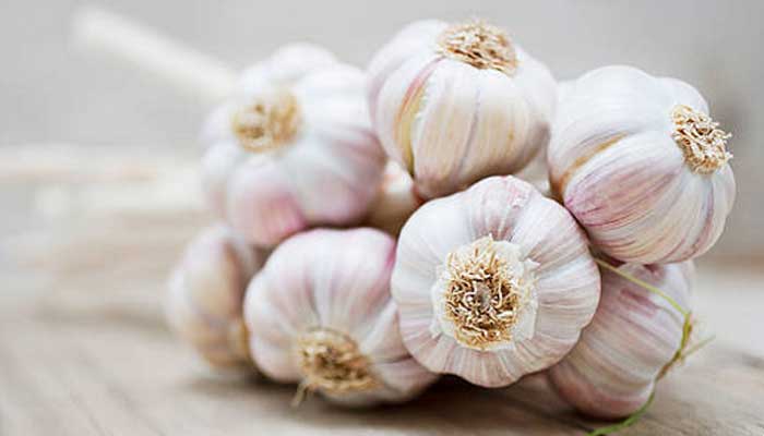 Harga bawang putih mengalami kenaikan Rp1.300 menjadi Rp43.200 per kg pada Sabtu, 7 Desember 2024.