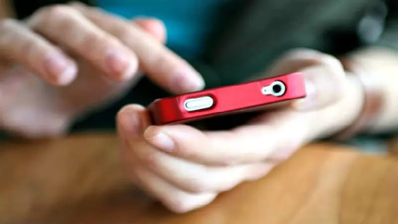 Ilustrasi saat hilangkan iklan di perangkat android