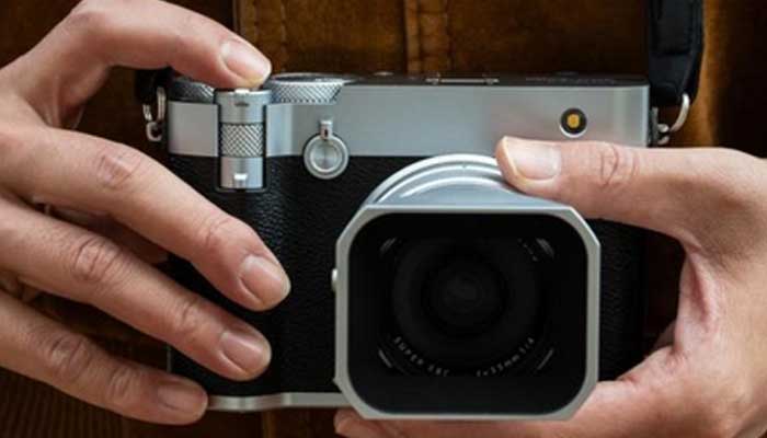 Kamera Fujifilm GFX100RF.