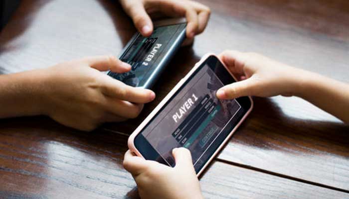 Penggunaan ponsel yang lama bisa berakibat buruk bagi kesehatan.