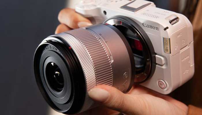 Canon EOS R50 V, kamera yang pertama di kelasnya yang bawa fitur Cinema EOS.