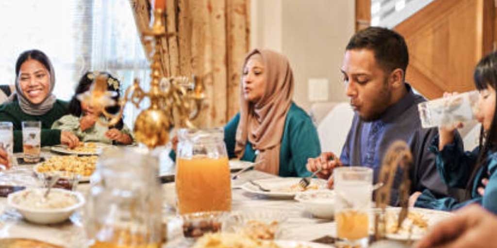 Foto ilustrasi adab makan dalam ajaran Rasulullah SAW.