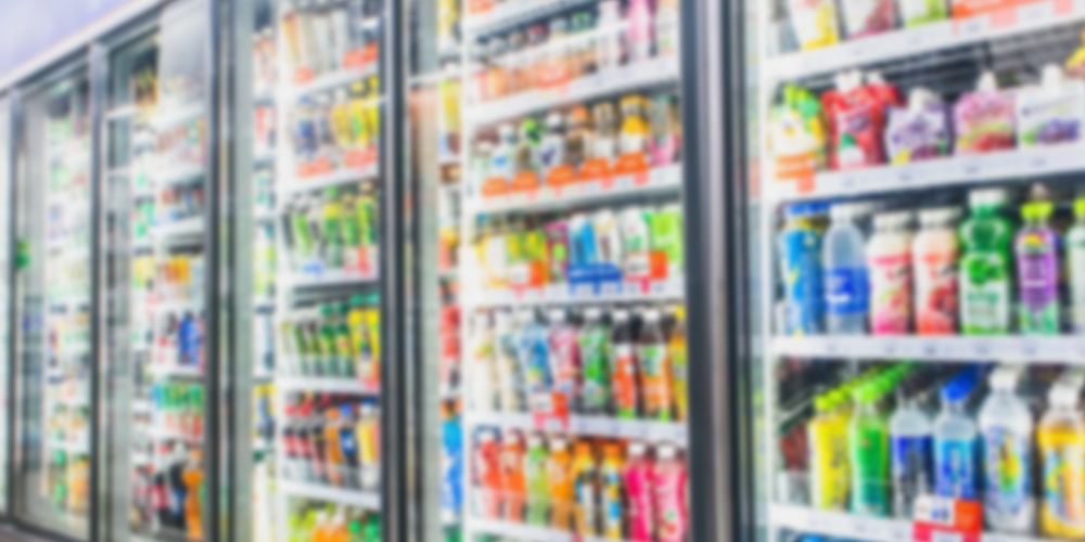 Rak dingin minimarket penuh pilihan! Tapi mana yang rendah gula dan aman untuk diet?