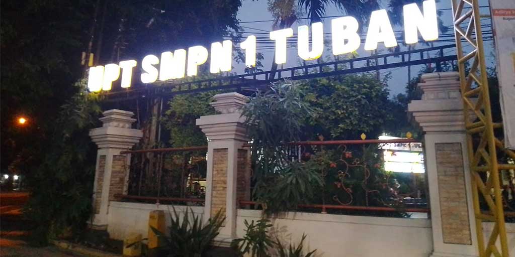 Gedung SMPN 1 Tuban di Jalan RM. Suryo 1 Tuban.