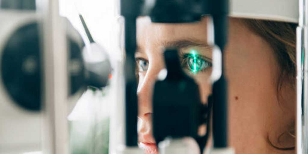 Foto ilustrasi scan retina. Komdigi men-suspend seluruh aktivitas aplikasi World App yang sempat viral menawarkan uang tunai Rp 800 ribu kepada pengguna yang bersedia memindai retina.