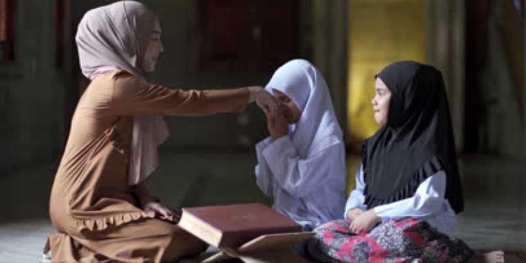 Mencari surat pendek yang mudah diingat anak adalah salah satu metode menghafalkan Al-Qur