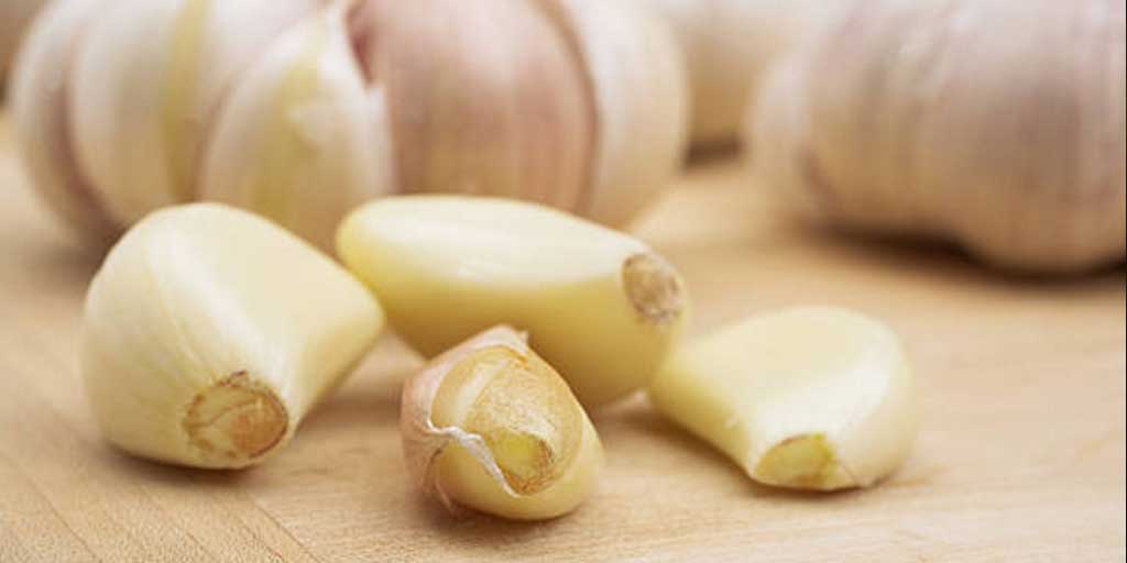 Bawang putih memiliki segudang manfaat bagi kesehatan.