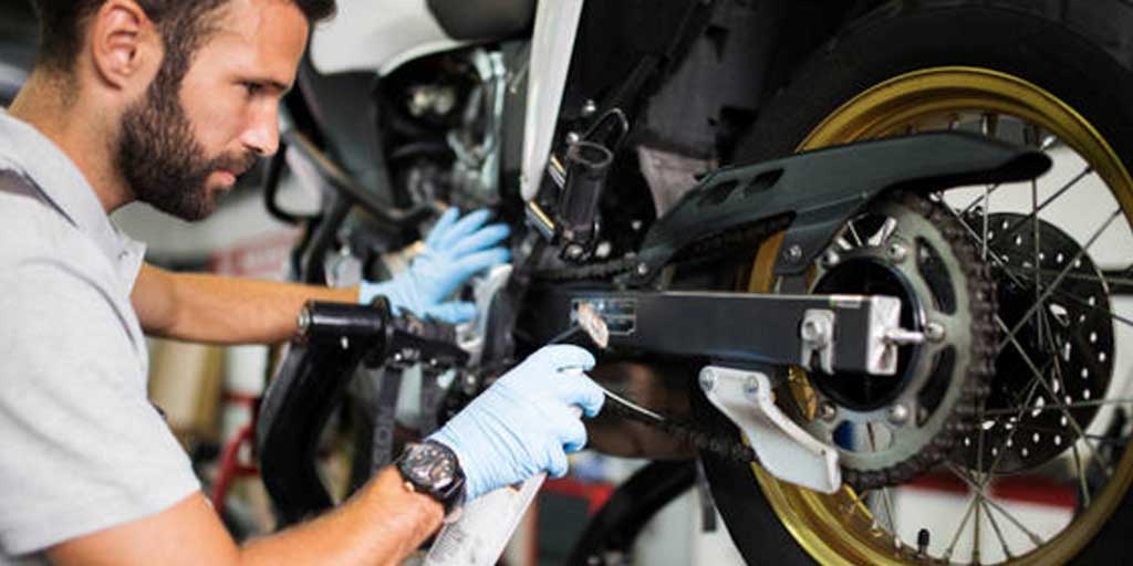 Ada beberapa kesalahan yang sering dilakukan pemilik kendaraan bermotor, khususnya di Indonesia yang bisa membikin motor cepat rusak. Foto adalah ilustrasi.