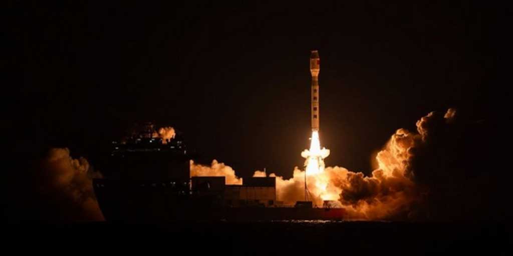 Roket yang mengangkut 11 satelit milik GEESATCOM.