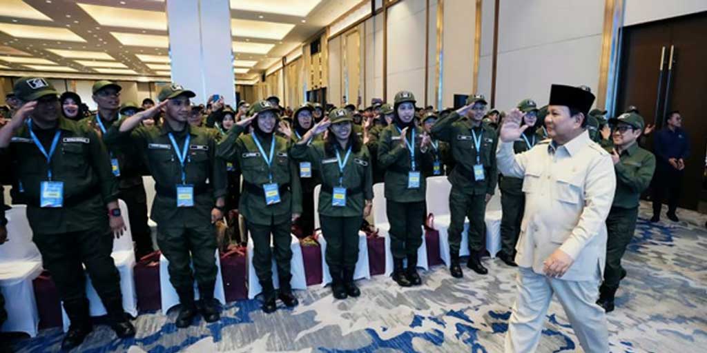 Presiden Prabowo Subianto memberikan pembekalan untuk guru dan kepala Sekolah Rakyat di Jiexpo Kemayoran, Jakarta pada Jumat (22/8).