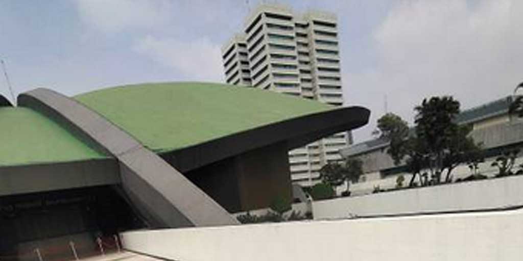 Foto gedung DPR RI. Per bulan, setiap anggota DPR menerima gaji dan tunjangan senilai Rp 280 juta per bulan.