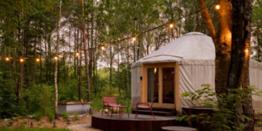 Ada pilihan rekomendasi glamping terbaik di sejumlah kota di Indonesia yang nyaman dan instagramable. Foto adalah ilustrasi.