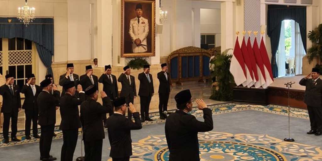Presiden RI Prabowo Subianto saat melantik lima menteri baru di Kabinet Merah Putih, bertempat di Istana Negara, Jakarta, Senin (8/9).