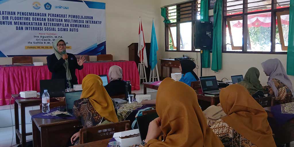 Dosen Unirow Tuban memberikan materi pelatihan kepada tenaga pendidikan di sekolah penyelenggara pendidikan inklusi di Tuban dengan tema Pengembangan Modul Ajar Berbasis DIR Floortime,