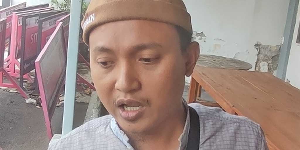 Ahmad Ikhya&rsquo; perwakilan warga Desa Kepohagung, Kecamatan Plumpang saat diwawancarai awak media, Kamis (18/9).