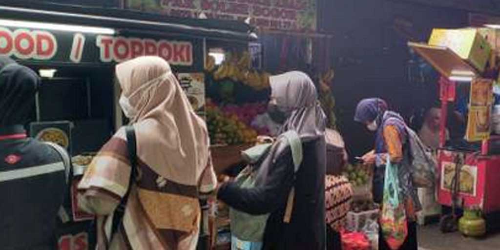 Street food alias jajanan kaki lima makin merajai saat ini, dari warung tenda, gerobak pinggir jalan, sampai food stall estetik, semuanya jadi buruan kuliner. Foto adalah ilustrasi.