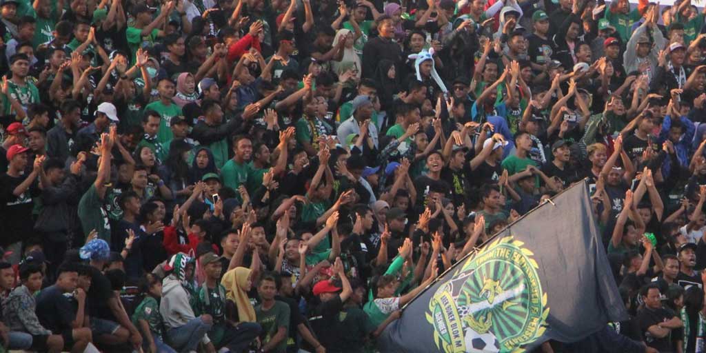 Pasca kepemilikan beralih ke tangan Eko Wahyudi, Suporter Persatu Tuban merasa seperti mendapat napas segar untuk kembali berjuang bersama tim kesayangan mereka.