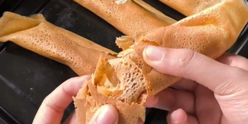 Kreasi hasil olahan pisang: Banana Crispy Roll Crepe, camilan manis yang sedang tren di Instagram.