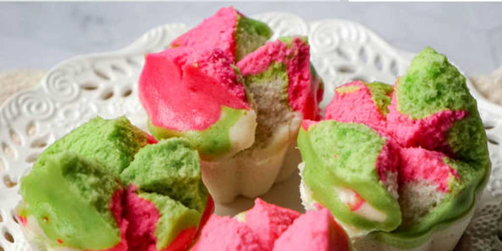 Resep bolu mekar Sprite ini mudah dibuat, ada tips khusus cara membuat camilan ini agar bertekstur empuk dan merekah.