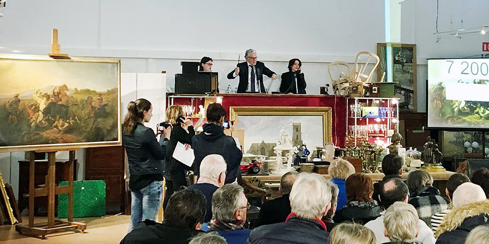 Suasana lelang di rumah lelang Jack-Philippe Ruellan di Kota Vannes, Prancis, tahun 2018. Lukisan &ldquo;Perburuan Banteng&rdquo; karya maestro Indonesia Raden Saleh akhirnya terjual dengan harga fantastis