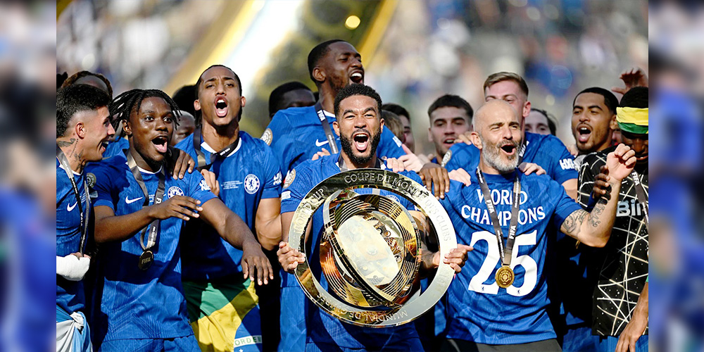 Chelsea merayakan gelar juara FIFA Club World Cup 2025 usai menaklukkan PSG 3-0. Datang tanpa status favorit, The Blues justru tampil dominan dan jadi juara dunia.