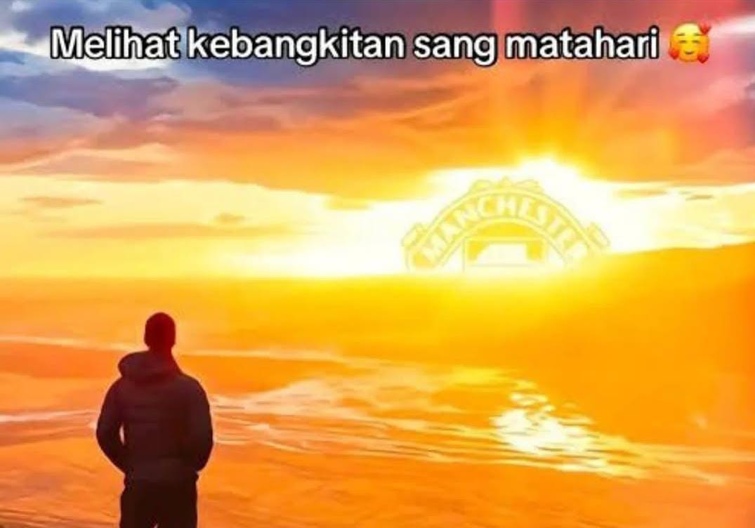 Salah satu meme yang ramai diunggah fans Manchester United di media sosial &mdash; menggambarkan &ldquo;kebangkitan sang matahari&rdquo; dengan logo klub muncul dari ufuk timur, simbol harapan baru baru bagi MU