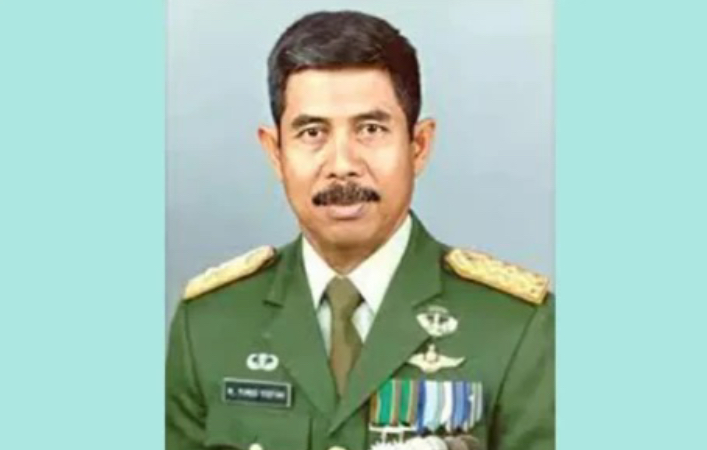 Yunus Yosfiah