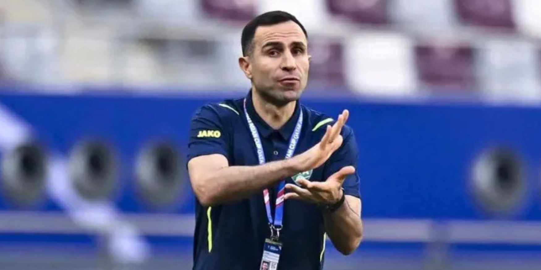 Pelatih asal Uzbekistan, Timur Kapadze, memberi sinyal positif siap menukangi Timnas Indonesia. Ia mengaku tengah bebas kontrak dan siap jika ada tawaran dari Indonesia