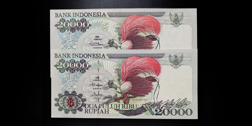 Bukti bahwa Indoensia pernah punya uang  bagus. Uang kertas Indonesia pecahan Rp20.000 dari seri lama yang menampilkan burung cendrawasih &mdash; simbol keindahan dan kekayaan fauna nusantara.