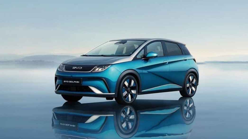 BYD Dolphin, salah satu model listrik andalan BYD yang ikut mendorong lonjakan penjualan mereka pada Oktober 2025.