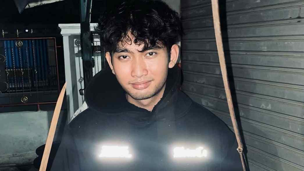 Riski Inrahim, musisi muda Indonesia yang kini mencetak sejarah usai masuk nominasi Grammy Awards 2026 untuk kategori Rap Album of the Year.