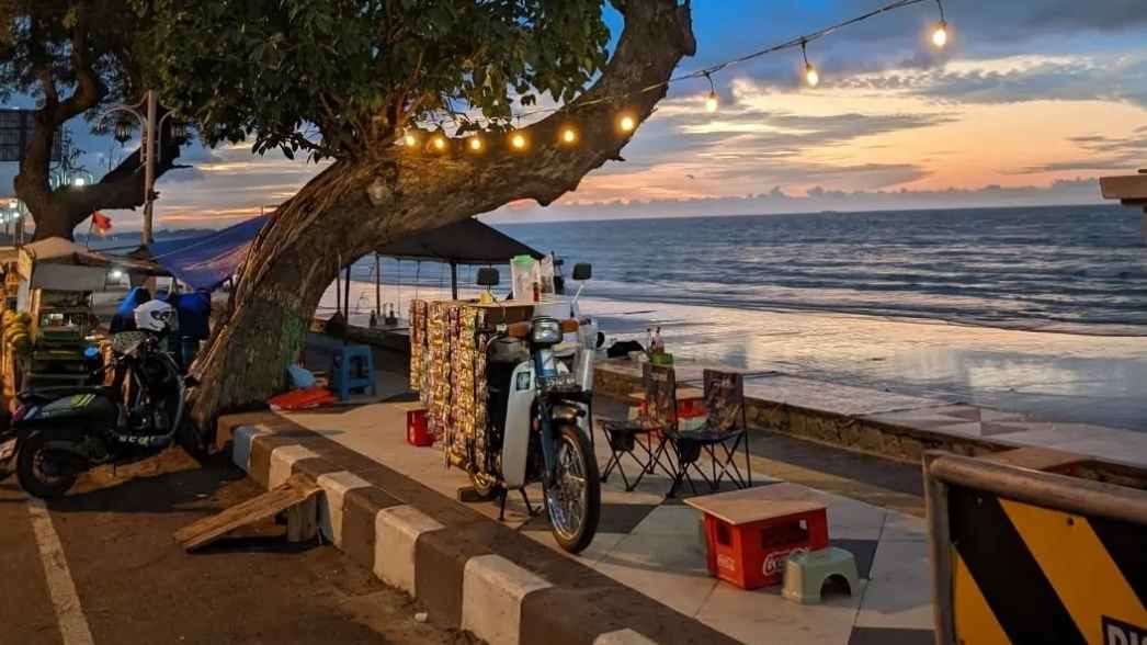 kopi pinggir laut