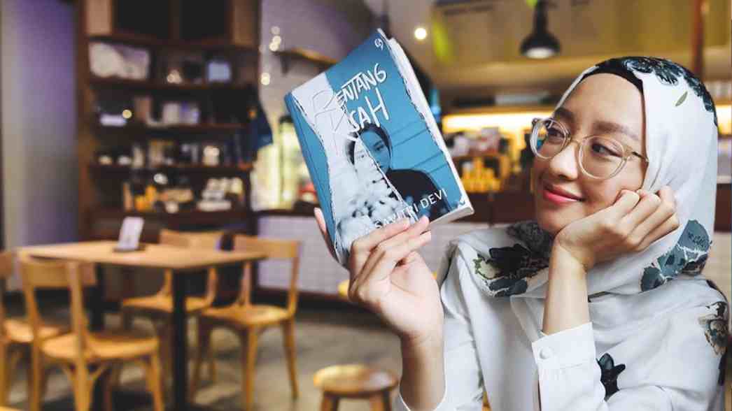 novel Rentang Kisah, menyoroti kisah inspiratif yang kembali ramai dibahas berkat kedalaman ceritanya dan kedekatannya dengan pengalaman generasi muda