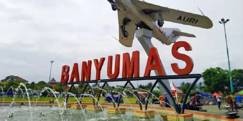 Ngapak bukan asal tunggal bahasa Jawa, melainkan dialek Banyumasan yang mempertahankan cara tutur lama, lugas, dan menjadi identitas budaya masyarakatnya.