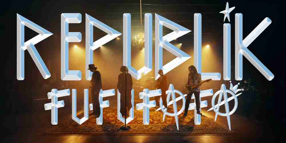 Slank merayakan 42 tahun perjalanan musik dengan merilis lagu terbaru berjudul &ldquo;Republik Fufufafa&rdquo;, karya bernuansa kritik sosial yang menegaskan band legendaris ini masih lantang bersuara dan kritik
