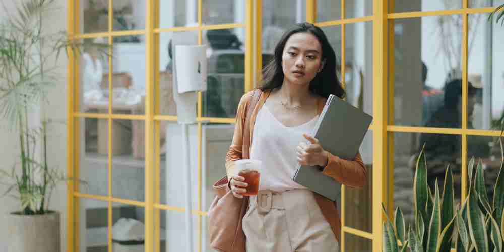 Kabur sejenak bukan berarti malas. Micro-escapes justru bikin pikiran pulang lebih segar dan fokus kembali.