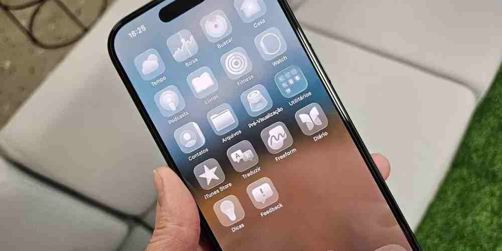 Meski menawarkan fitur terbaru, adopsi iOS 26 berjalan lambat karena banyak pengguna iPhone memilih menunggu stabilitas dan tetap pakai versi lama.
