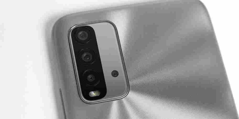 Kamera HP dan laptop bisa diretas untuk merekam aktivitas pengguna tanpa sepengetahuan. Ketahui tanda dan cara melindungi privasi digitalmu.