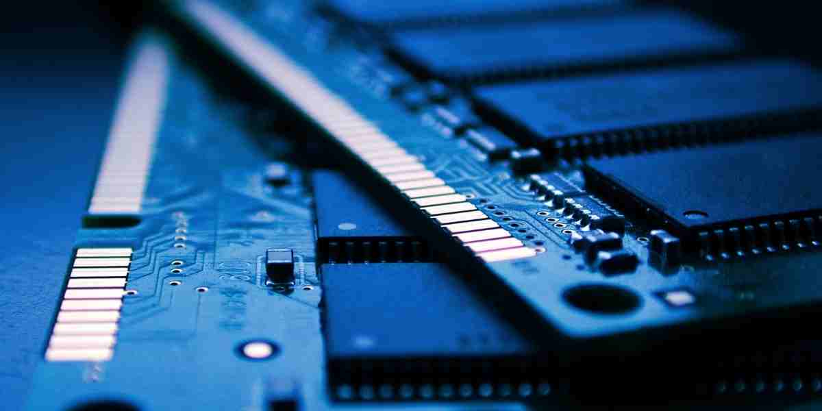 Rak kosong di Akihabara jadi alarm krisis. Kelangkaan RAM global bikin harga PC bekas melonjak dan toko Jepang berebut stok lama.