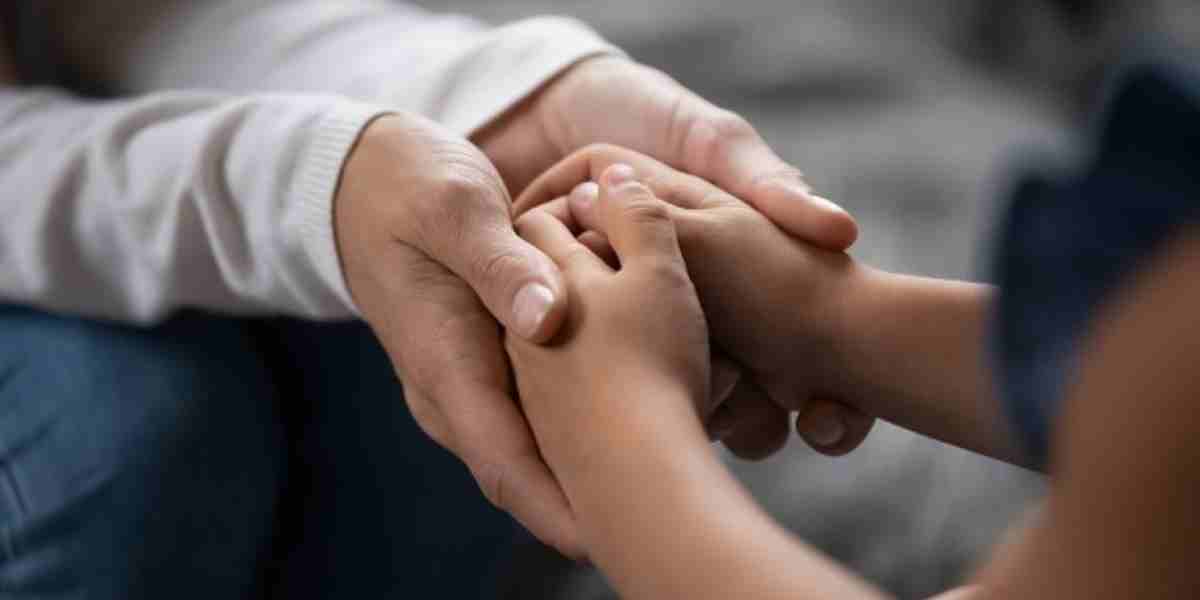 Ramah, perhatian, dan terlihat tulus&mdash;di situlah bahaya child grooming bersembunyi. Kenali modusnya, pahami tandanya, dan jadilah benteng pertama bagi anak di era digital.